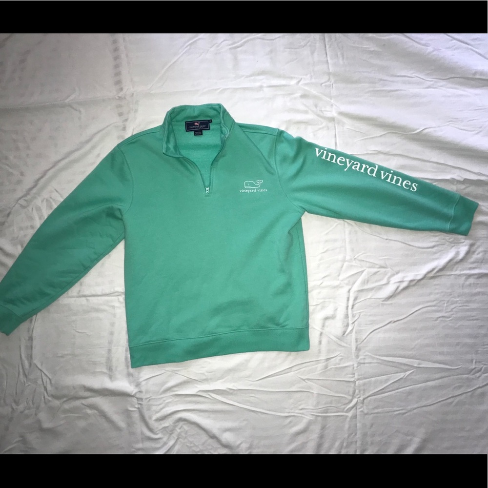 Men’s 1/4 zip sweater vineyard vines.